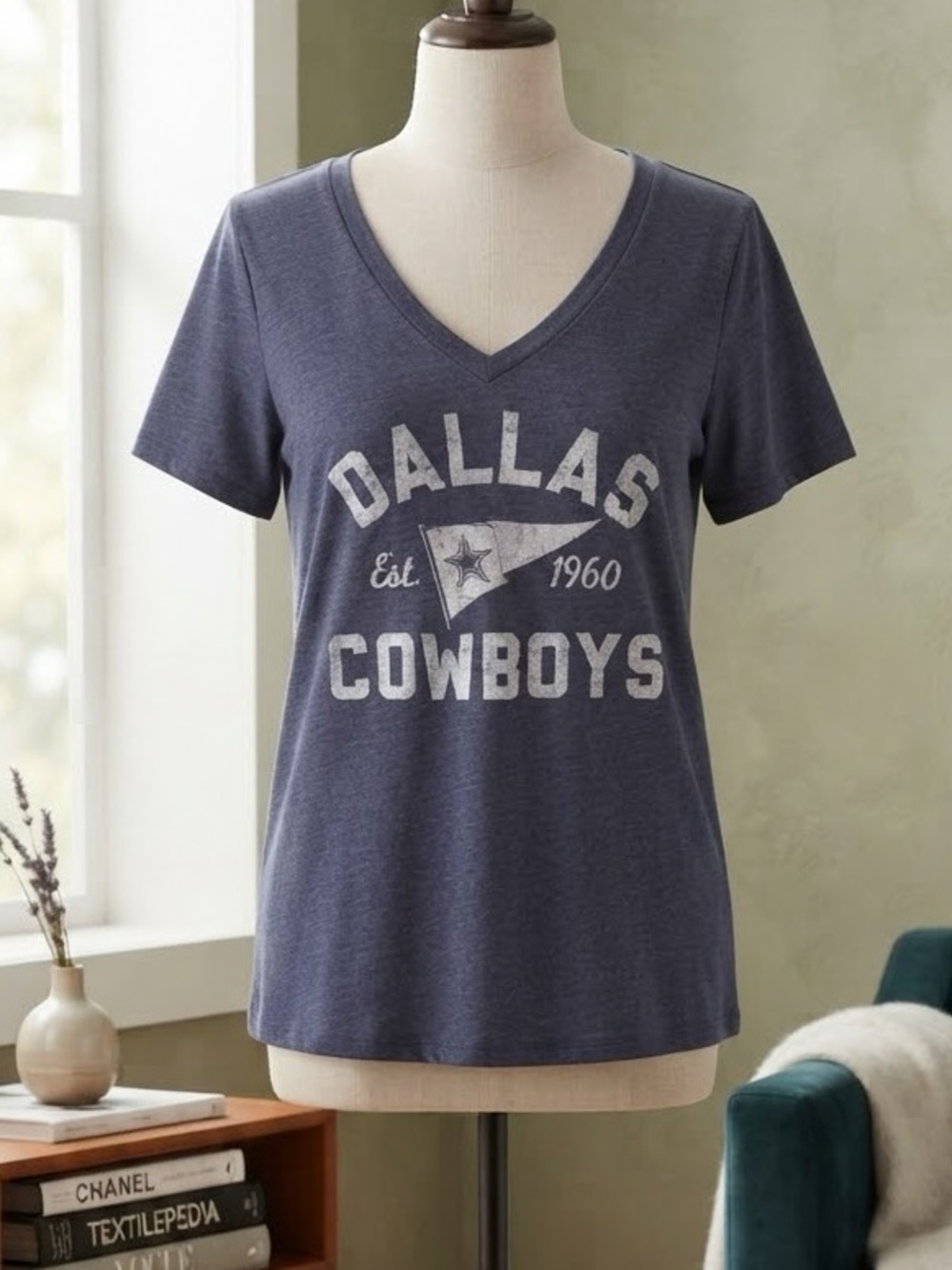 NFL Dallas Cowboys Women's V-Neck Tee - Navy Blue